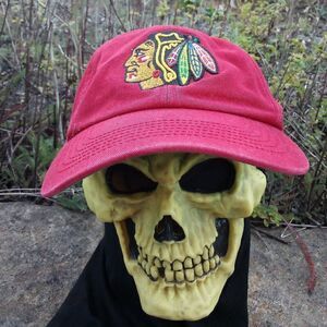 DS NWT 47 Brand Chicago Blackhawks Fitted Hat Cap Medium